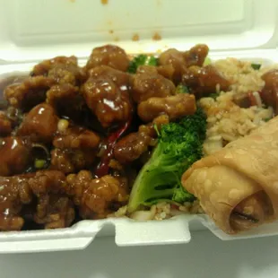 General Tsao Chicken is so good, a hidden gem in Bay Village. I have been coming here for years.