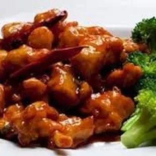 a plate of chicken and broccoli