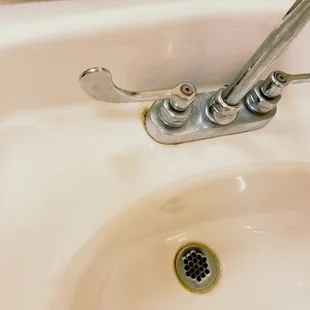 Bathroom sink