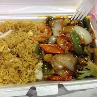 Shrimp w mixed vegetable &amp; garlic sauce &amp; chicken fried rice side (lunch special)