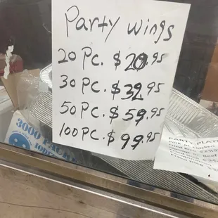 a sign in the window of a chinese restaurant