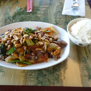 Harvest - house special with beef, chicken, shrimp - where's the "spicy"???