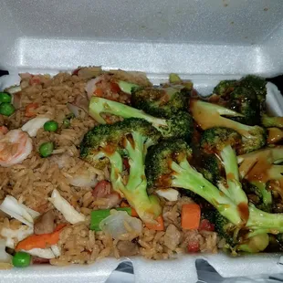 Broccoli with garlic sauce and fried rice