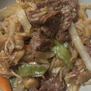 N4.Beef Chow Fun-