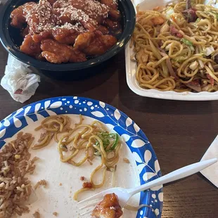 House lo mein &amp; sesame chicken