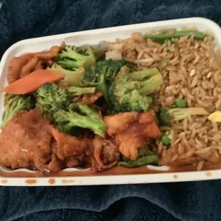 Chicken and broccoli vegetable fried rice fireeee