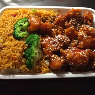 Sesame Chicken Combo Platter (comes with egg roll too)