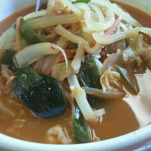 Jjampong (spicy seafood noodle soup)