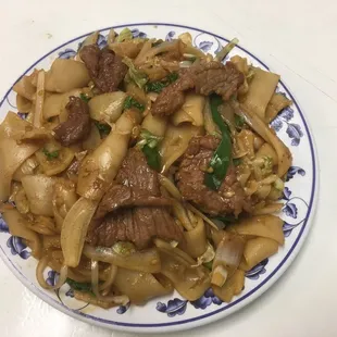 Beef chow ho fun(pad Thai) flat rice noodles
