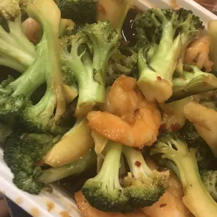 Shrimp and broccoli with garlic sauce