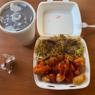 Sweet and sour chicken / beef chow mein combo
