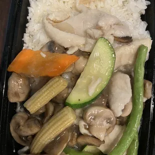 86. Moo Goo Gai Pan Chicken