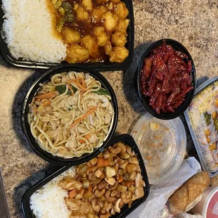 White meat general tsos, cashew chicken, chicken lo Mein, boneless spare ribs, egg roll