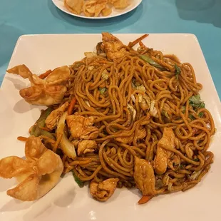 Chicken Lo Mein