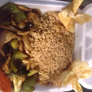 Lunch Special - Szechuan Chicken with Fried Rice and Crab Rangoon $5.45