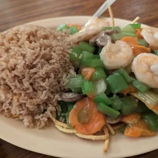 Friday lunch special. Shrimp subgum lo mein
