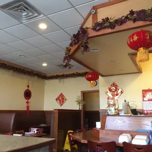 the interior of a chinese restaurant