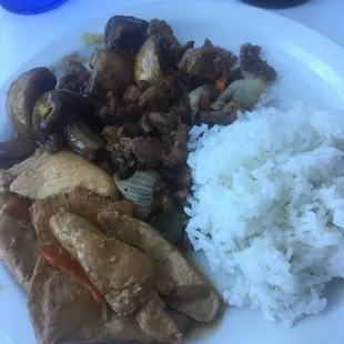 Starting bottom left Szechuan chicken, cracked pepper chicken and bourbon chicken