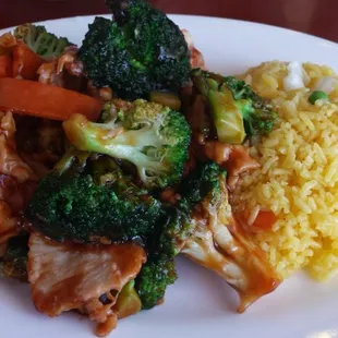 Chicken and broccoli lunch special