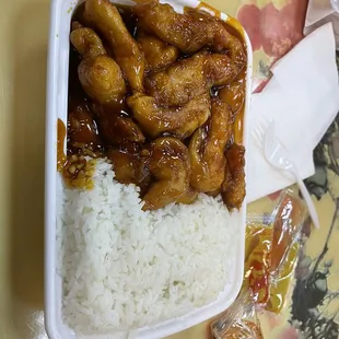Honey Chicken White Rice and Crab Rangoon dinner special