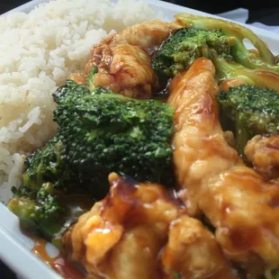 Chicken &amp; Broccoli w/ Steamed Rice