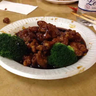 General Tao&apos;s chicken! This half of the dish. Way beyond expectation! So good! It&apos;s Chinese Chinese food!