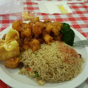 General tso chicken with fried rice