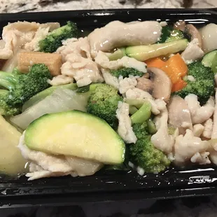 Chicken and Vegetables with white sauce