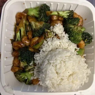 60. Shrimp with Broccoli