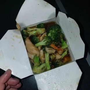 Chicken and broccoli (quart)