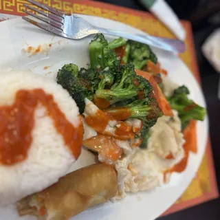 6. Broccoli Chicken Lunch Special