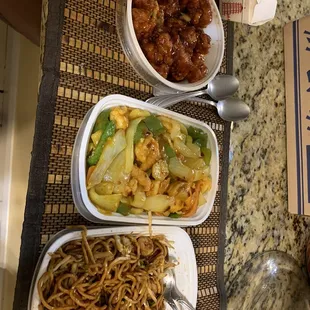 General szo, curry shrimp and lo mein