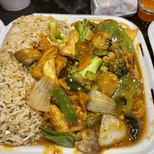 #32 Red Thai Curry Chicken, sub tofu
