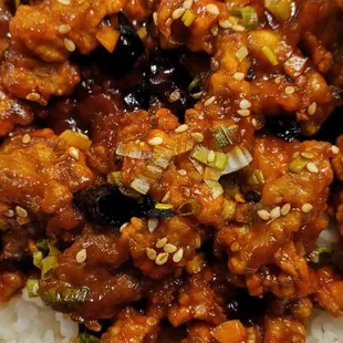 Sesame seed crispy fried beef  with sweet chili sauce