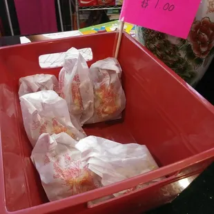 Almond cookies