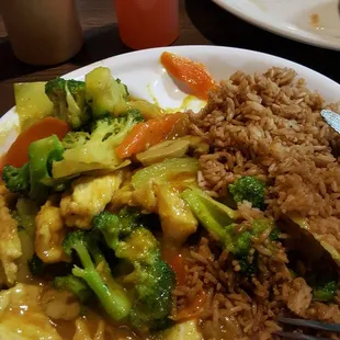 The BEST curry chicken I have found locally!!