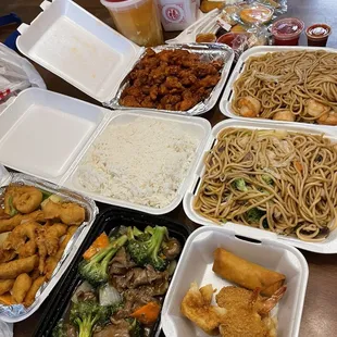 Shrimp Lo Mein Chicken Lo Mein Corn Egg Drop Soup Orange Chicken Sweet and Sour Chicken Beef Broccoli 1. Egg Roll