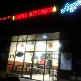 outside, pizza