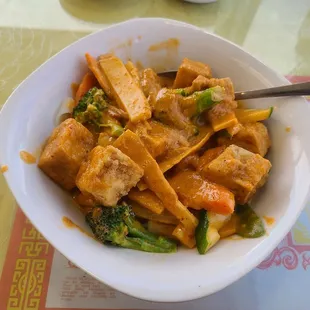 Thai peanut curry noodle w/tofu