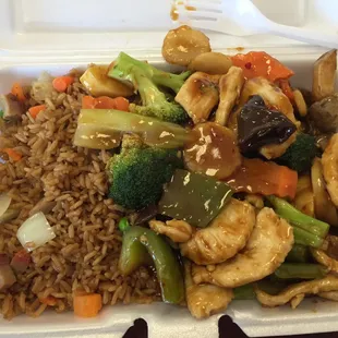 Chicken with garlic sauce and pork fried rice