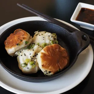 Sheng Jian Bao "SJB" (Pan-fried Pork Dumplings) Hot &amp; Juicy Inside!