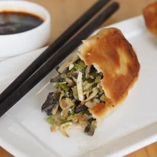 Dongbei Vegetarian Long Pot Stickers