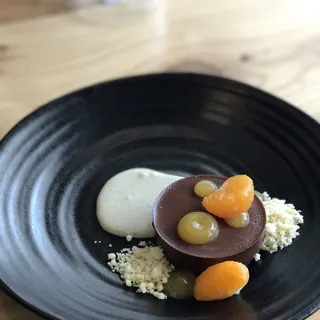 Mandarin Chocolate Brownie with Lychee Ice Cream (vt)