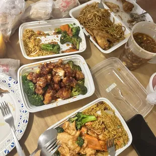 Chicken broccoli, wings, lomein, general tsos chicken, wonton soup, eggdrop soup, hot and sour soup, crab rangoon, fried rice