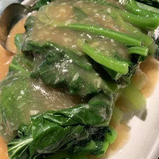 Chinese Broccoli in Garlic and Oyster Sauce