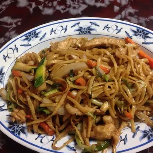 Chicken lo mein