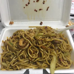 Shrimp Lo Mein!! Yumm but a little too oily for me!