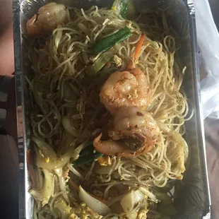 Singaporean noodle with shrimp