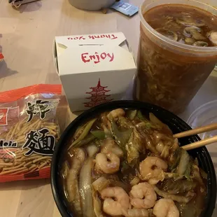 Shrimp chop suet and hot and sour soup