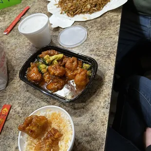 White rice, general Tao's chicken and Lo Mein